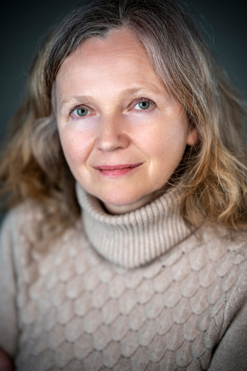Olena-Leonova